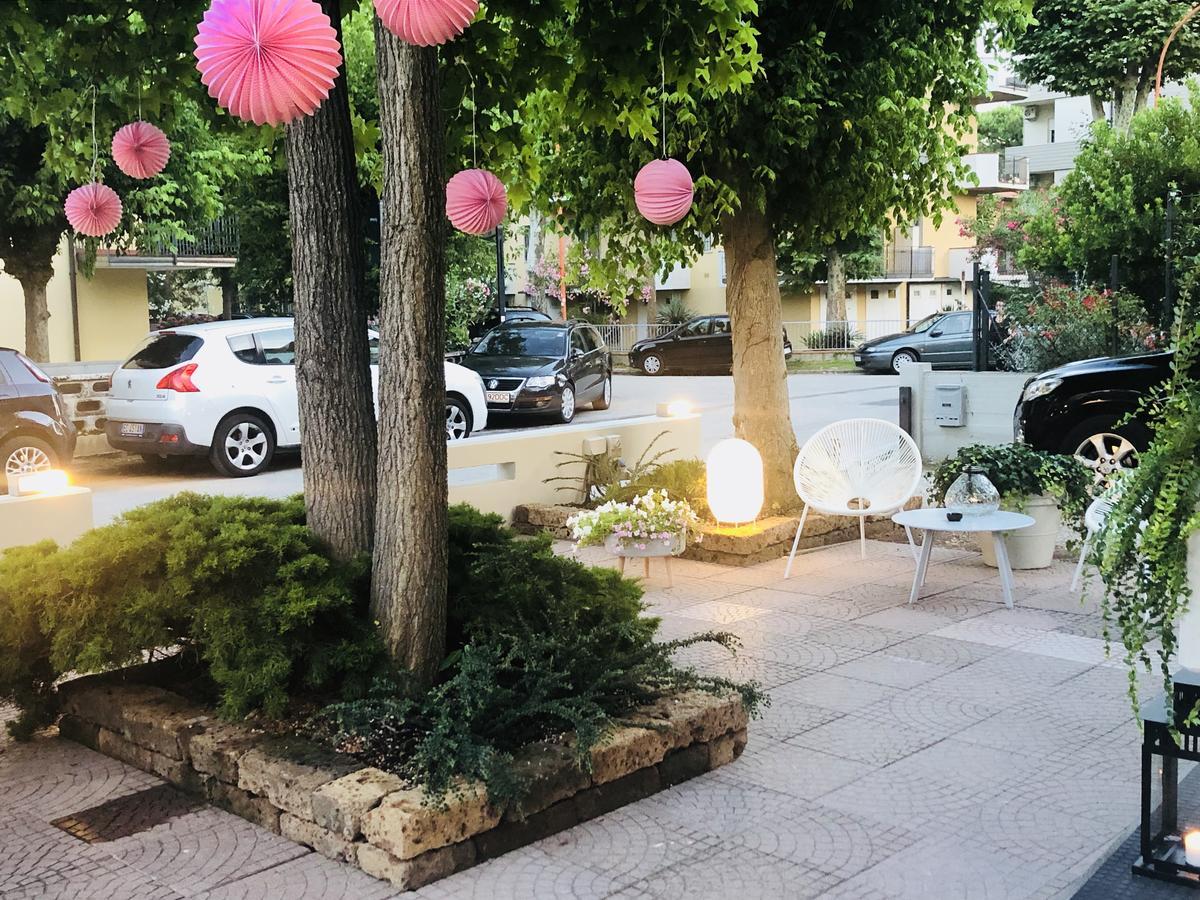 Hotel Aplo - Breakfast Experience Cervia Dış mekan fotoğraf